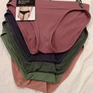 Attributes Seamless 4-Way Stretch Bikini Intimates